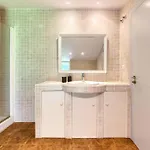 8 Personas En Arratia Y Gorbea *