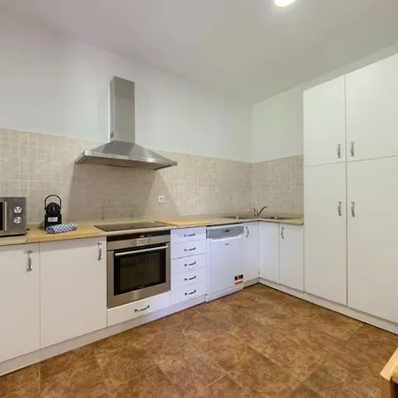 8 Personas En Arratia Y Gorbea Villa