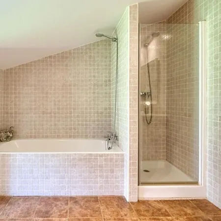 8 Personas En Arratia Y Gorbea Villa