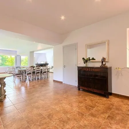 8 Personas En Arratia Y Gorbea