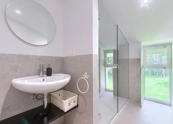 8 Personas En Arratia Y Gorbea