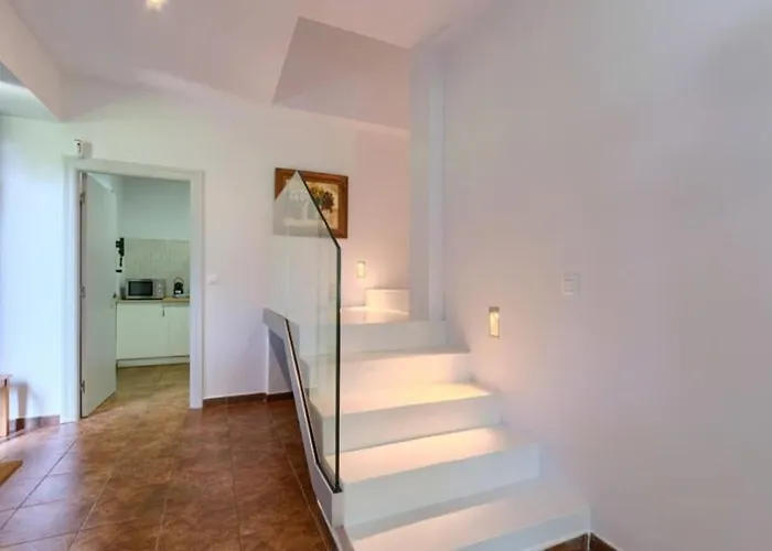 8 Personas En Arratia Y Gorbea