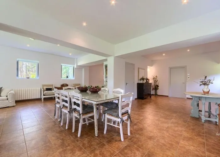 8 Personas En Arratia Y Gorbea Villa Igorre